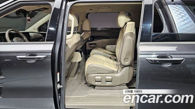 Kia Carnival 2021 — Фото 12/20