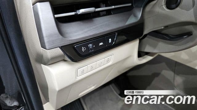 Kia Carnival 2021 — Фото 17/20