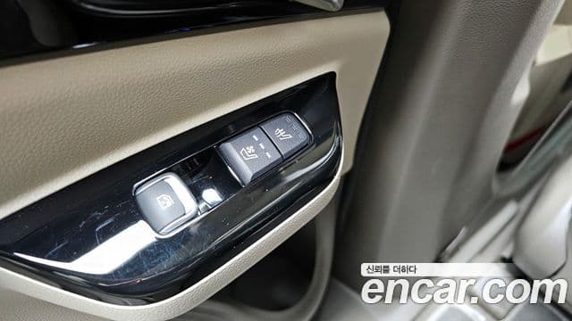 Kia Carnival 2021 — Фото 18/20