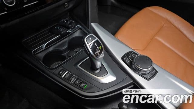 BMW 4 Series 2019 — Photo 17/20
