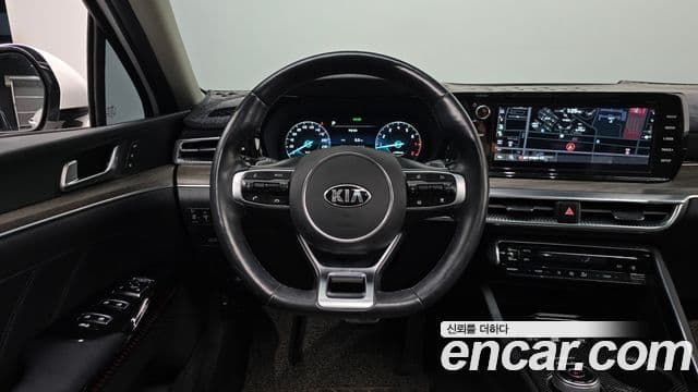 Kia K5 2021 — ფოტო 13/20