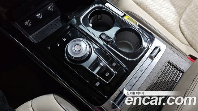 Kia Carnival 2021 — ფოტო 9/20