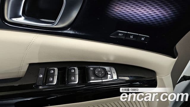 Kia Carnival 2021 — ფოტო 12/20