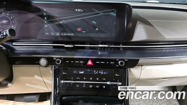 Kia Carnival 2021 — ფოტო 15/20