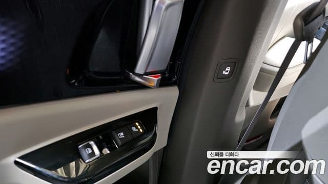 Kia Carnival 2021 — ფოტო 18/20