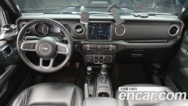 Jeep Wrangler 2022 — ფოტო 7/20