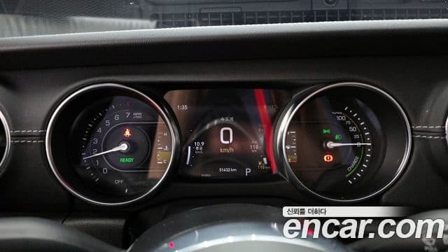 Jeep Wrangler 2022 — ფოტო 8/20