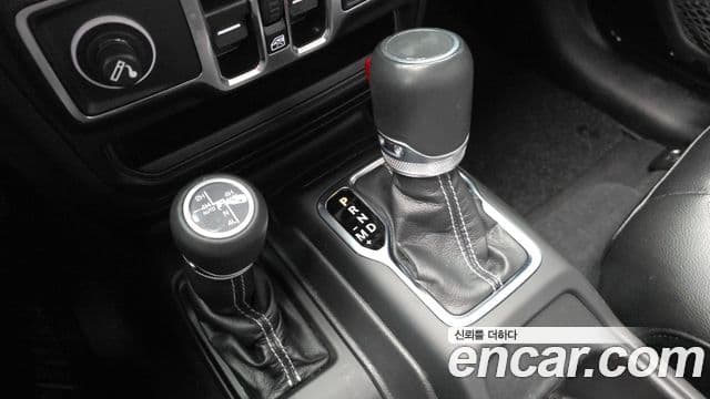Jeep Wrangler 2022 — ფოტო 9/20