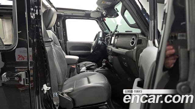 Jeep Wrangler 2022 — ფოტო 11/20