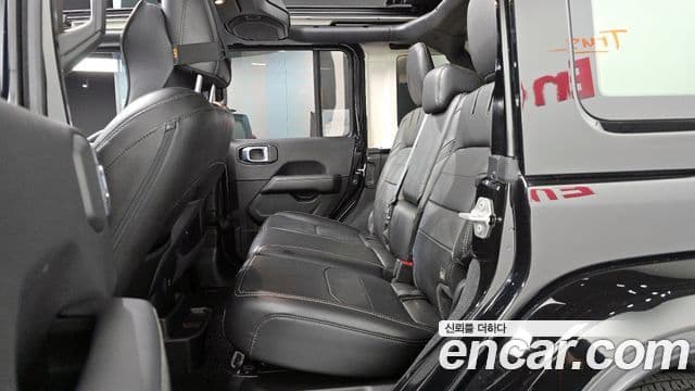Jeep Wrangler 2022 — ფოტო 12/20