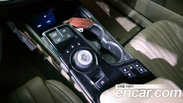 Kia K8 2021 — Şəkil 9/20