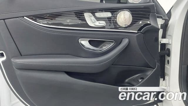 Mercedes-Benz E-Class 2022 — ფოტო 1/20