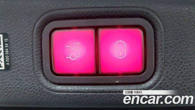 Mercedes-Benz E-Class 2022 — ფოტო 5/20