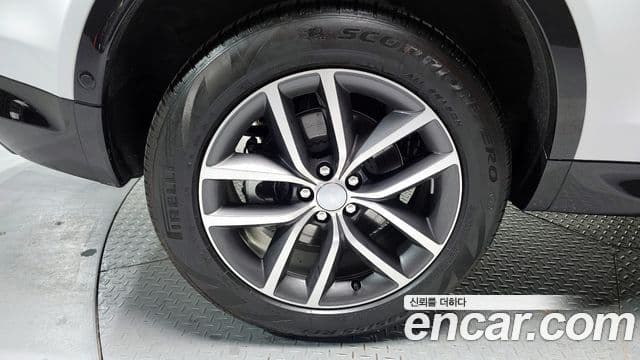 Land Rover Discovery Sport 2025 — ფოტო 5/20