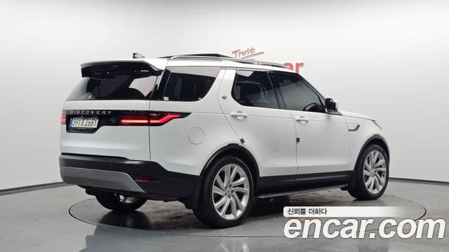 Land Rover Discovery 5 2022 — фото 2 из 20