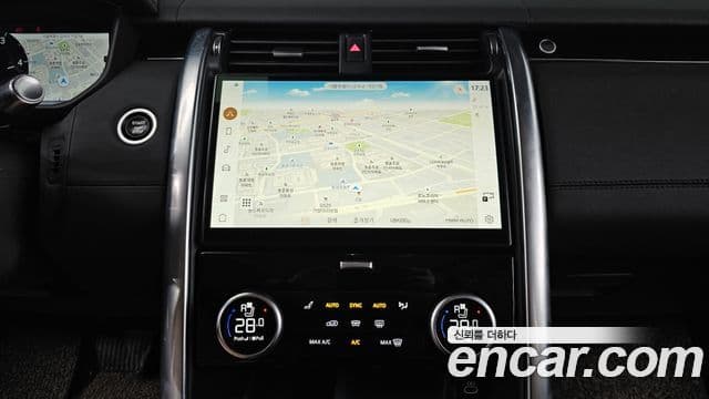 Land Rover Discovery 5 2022 — ფოტო 14/20