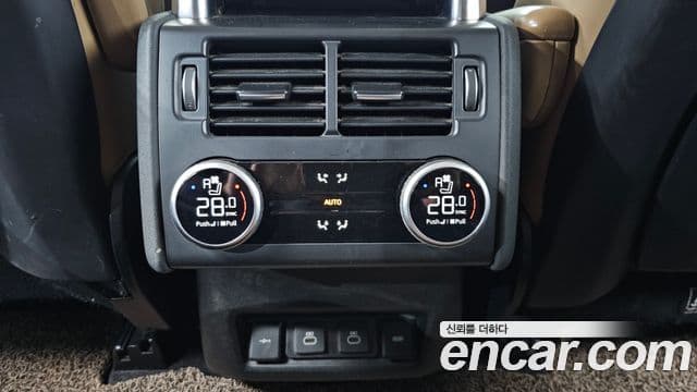 Land Rover Discovery 5 2022 — ფოტო 19/20