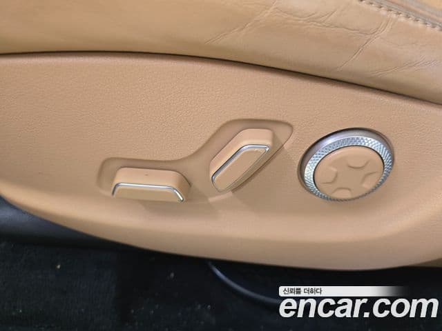Genesis GV80 2020 — ფოტო 18/20