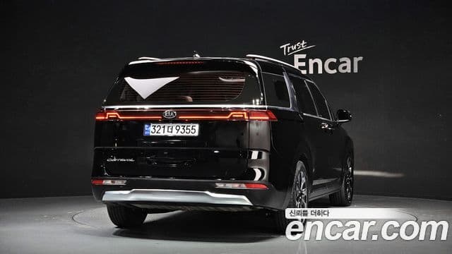 Kia Carnival 2021 — Фото 4/20