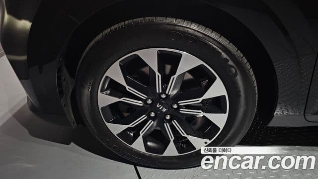 Kia Carnival 2021 — Фото 5/20