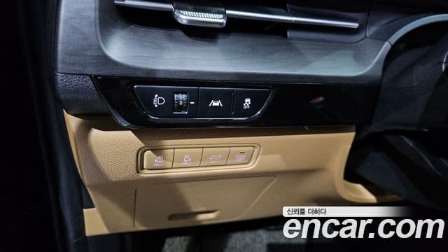 Kia Carnival 2021 — Фото 16/20