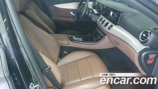 Mercedes-Benz E-Class 2020 — Фото 8/17