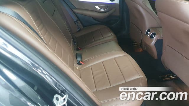 Mercedes-Benz E-Class 2020 — Фото 9/17