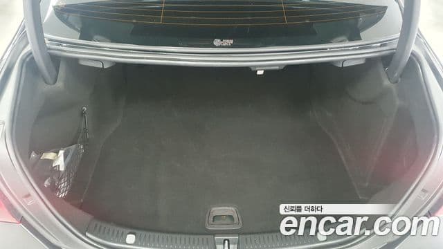 Mercedes-Benz E-Class 2020 — Фото 11/17