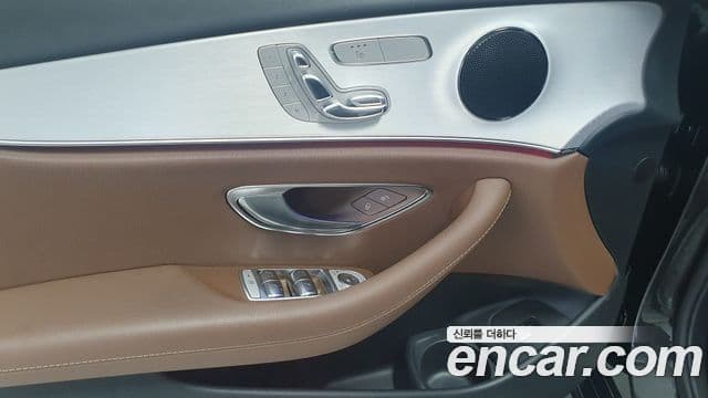 Mercedes-Benz E-Class 2020 — Фото 15/17