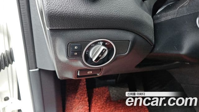 Mercedes-Benz GLA-Class 2018 — Şəkil 18/20