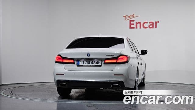 BMW 5 Series 2022 — ფოტო 4/20