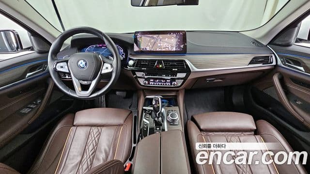 BMW 5 Series 2022 — ფოტო 7/20