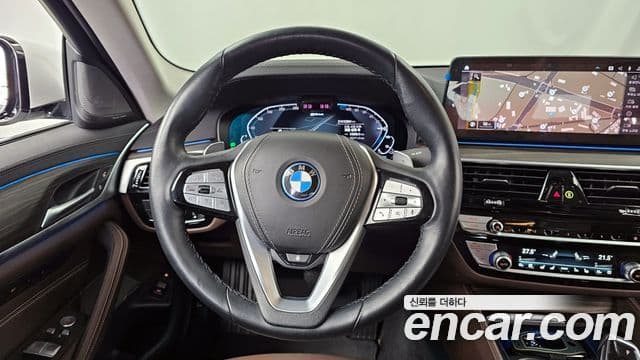 BMW 5 Series 2022 — ფოტო 13/20