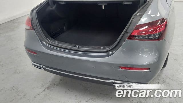 Mercedes-Benz E-Class 2020 — Фото 11/20