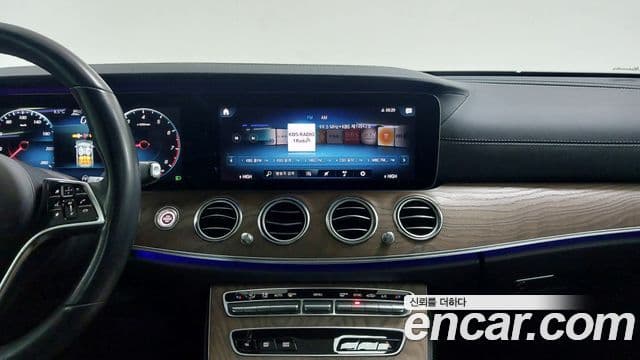 Mercedes-Benz E-Class 2020 — Фото 13/20