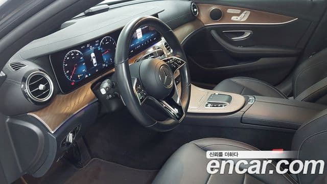Mercedes-Benz E-Class 2020 — Фото 14/20