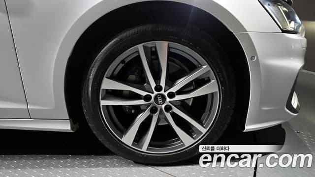Audi A6 2022 — ფოტო 5/20