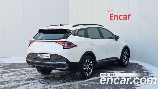 Kia Sportage 2021 — ფოტო 2/20