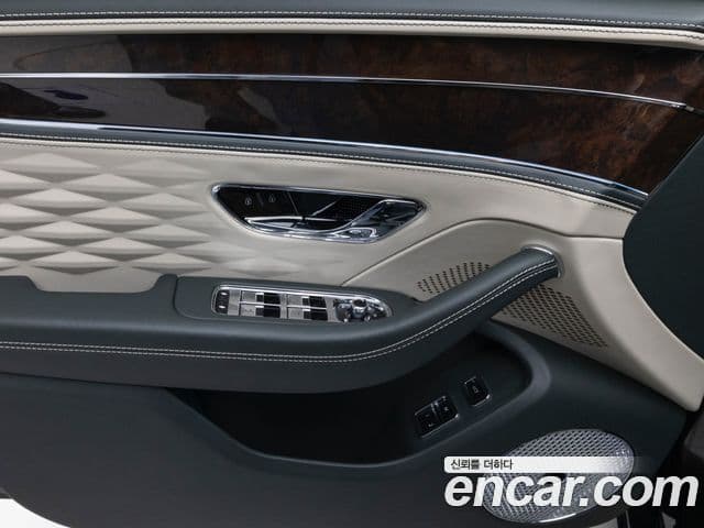 Bentley Flying Spur 2024 — ფოტო 12/20