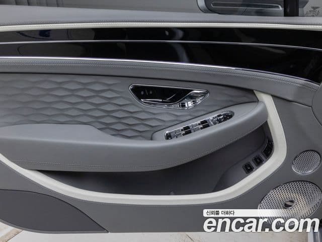 Bentley Continental GT 2025 — Şəkil 13/19