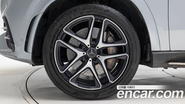 Mercedes-Benz GLE-Class 2023 — ფოტო 20/20
