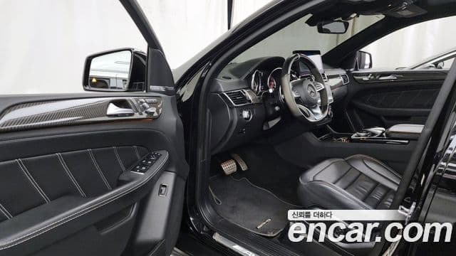Mercedes-Benz GLE-Class 2019 — Şəkil 8/20