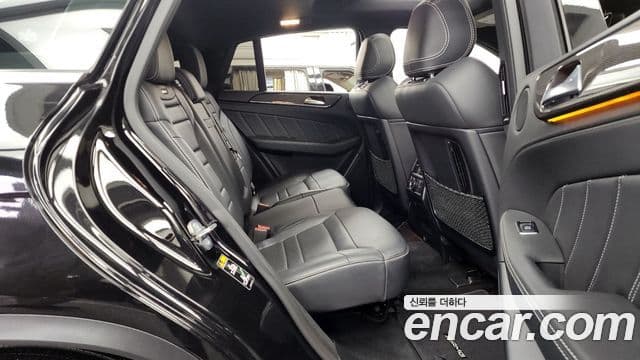 Mercedes-Benz GLE-Class 2019 — Şəkil 11/20