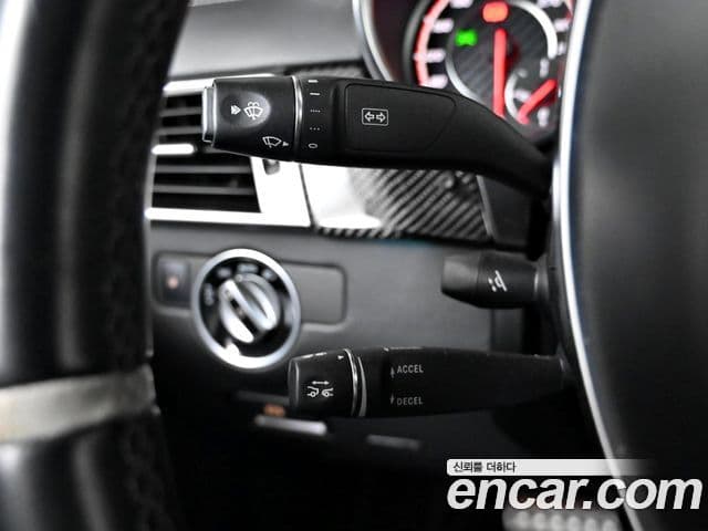 Mercedes-Benz GLE-Class 2019 — Şəkil 15/20