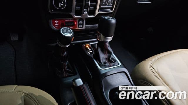 Jeep Wrangler 2020 — фото 9 из 20
