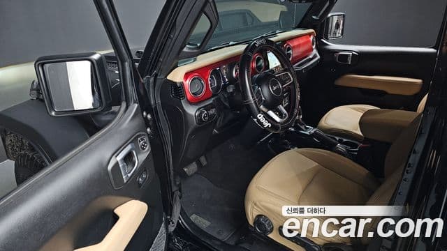 Jeep Wrangler 2020 — фото 11 из 20