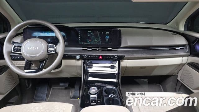 Kia Carnival 2023 — ფოტო 7/20