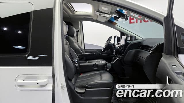 Hyundai Staria 2021 — ფოტო 19/20