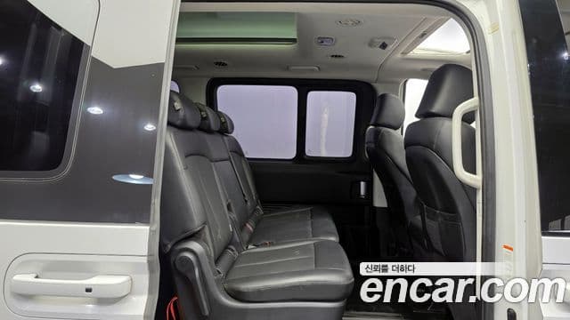 Hyundai Staria 2021 — ფოტო 14/20