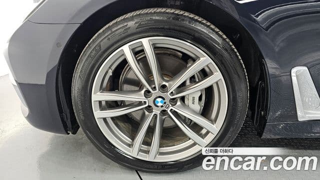 BMW 7 Series 2018 — ფოტო 5/20